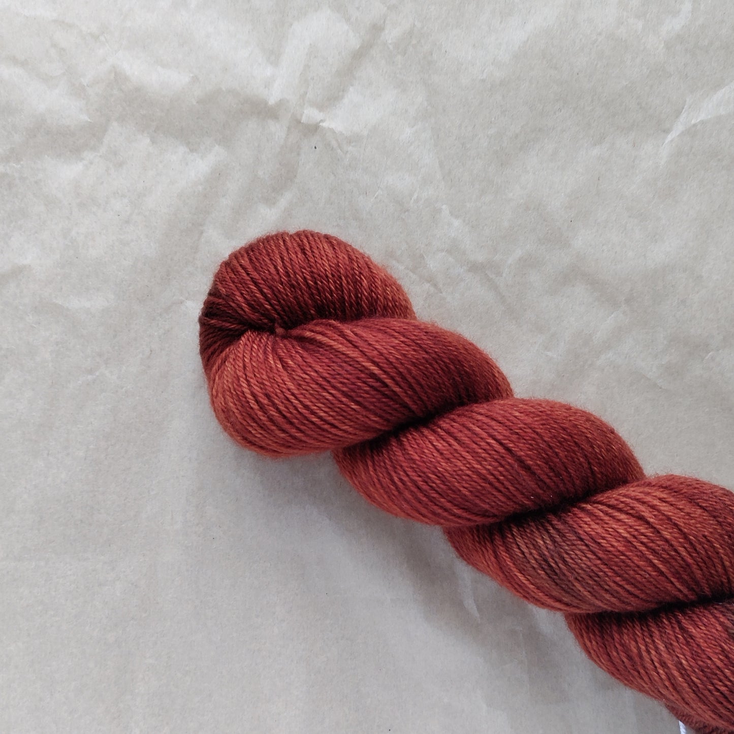 Laurelknits SuperSock – Eksklusivt håndfarvet merino strømpegarn