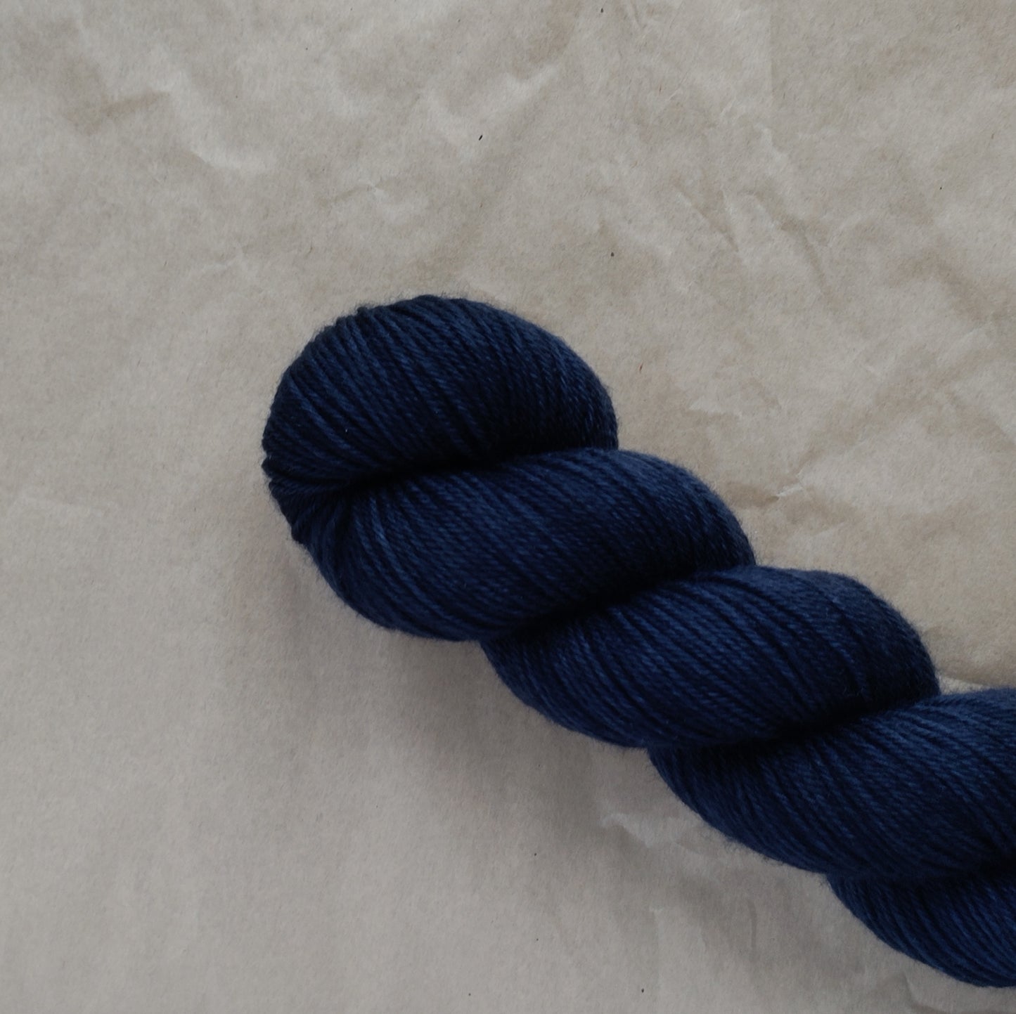 Laurelknits SuperSock – Eksklusivt håndfarvet merino strømpegarn