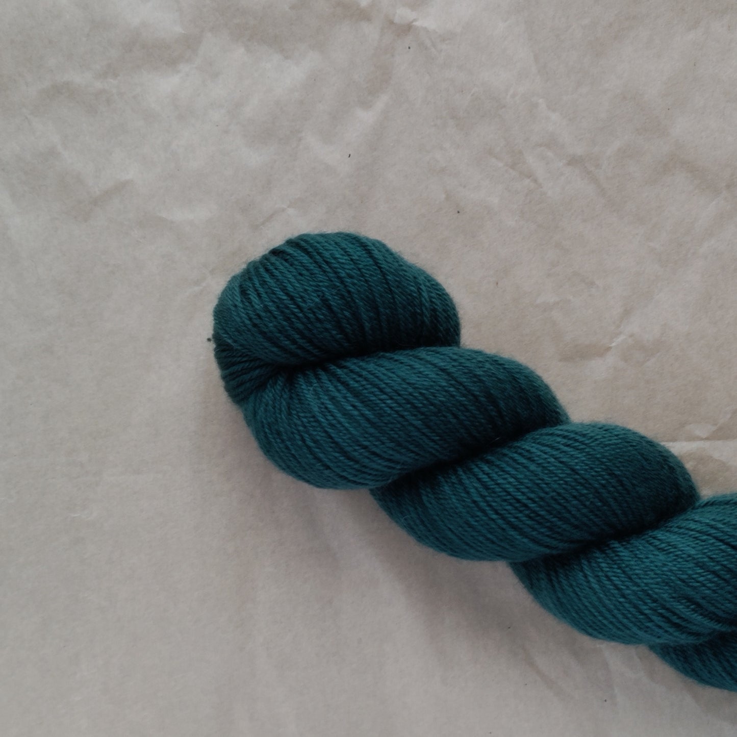 Laurelknits SuperSock – Eksklusivt håndfarvet merino strømpegarn