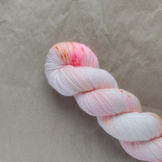 Laurelknits SuperSock – Eksklusivt håndfarvet merino strømpegarn