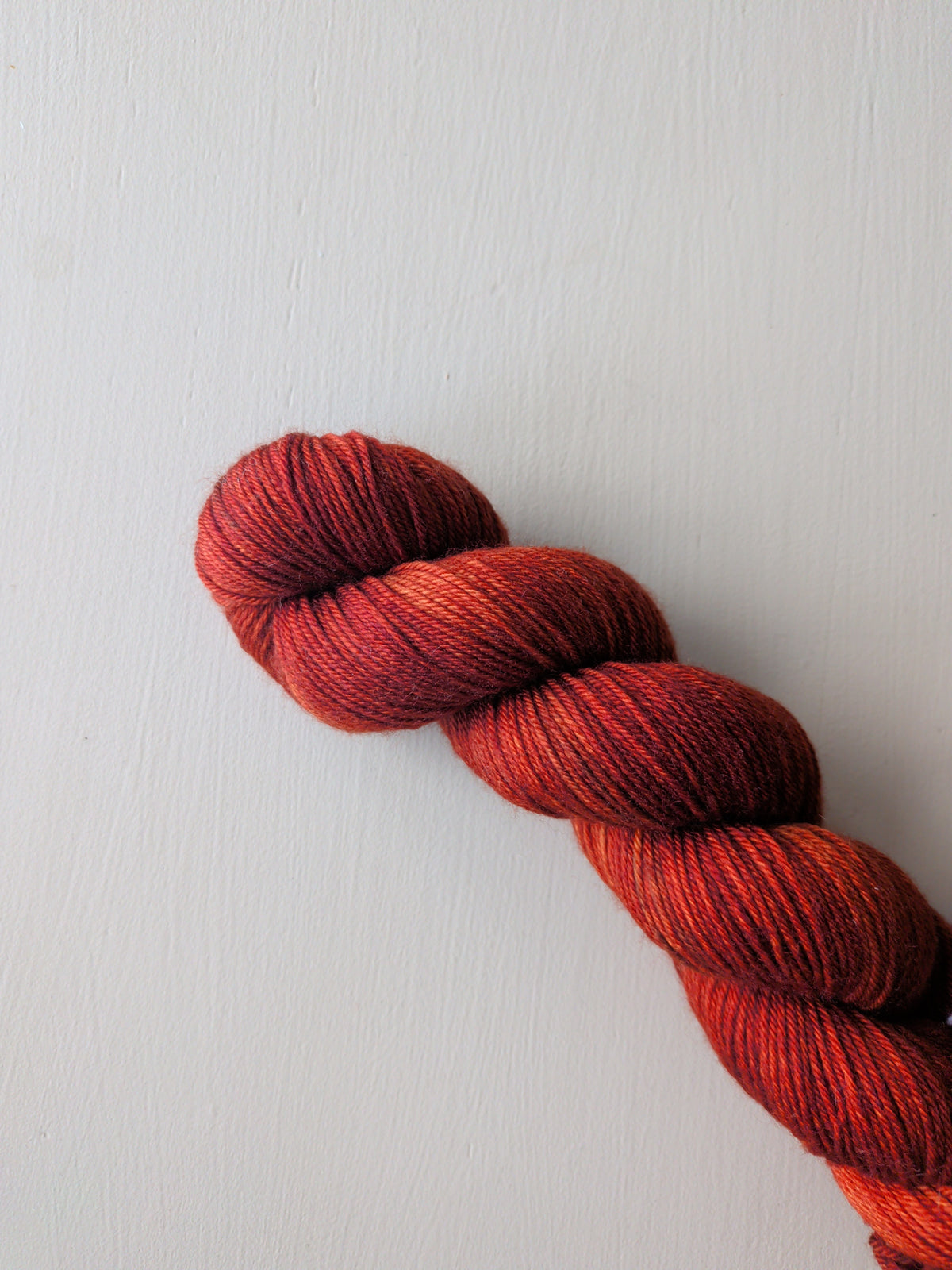 Laurelknits SuperSock – Eksklusivt håndfarvet merino strømpegarn